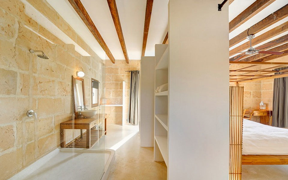 Baño y habitación primera planta